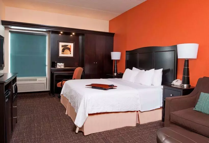 Отель Spark By Hilton Stevensville