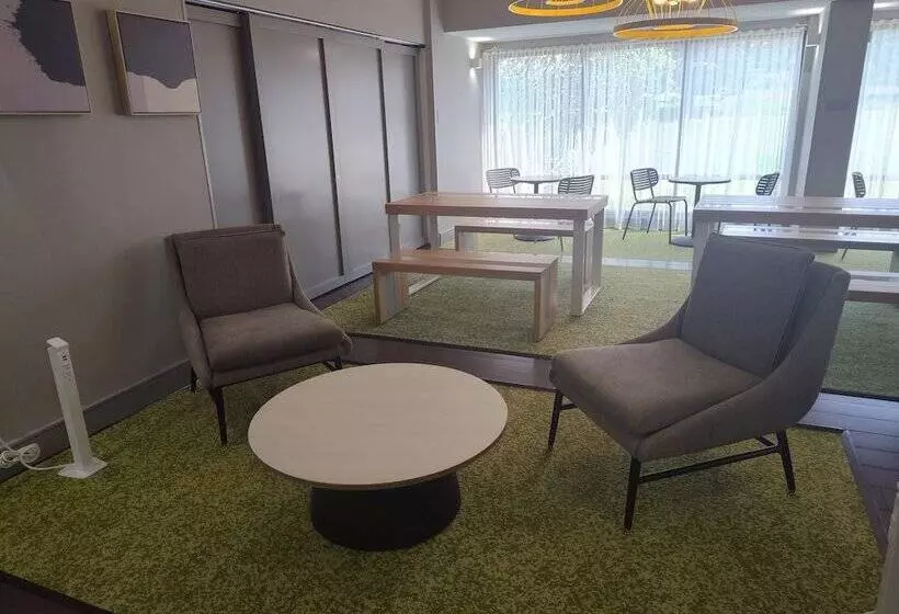 Отель Spark By Hilton Stevensville