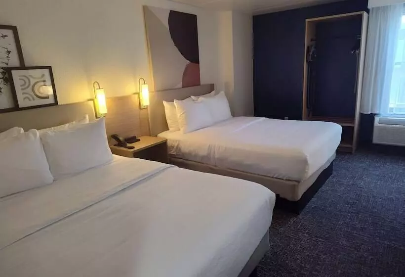 Отель Spark By Hilton Stevensville