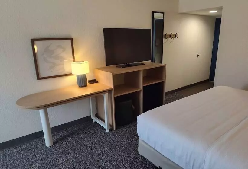 Отель Spark By Hilton Stevensville