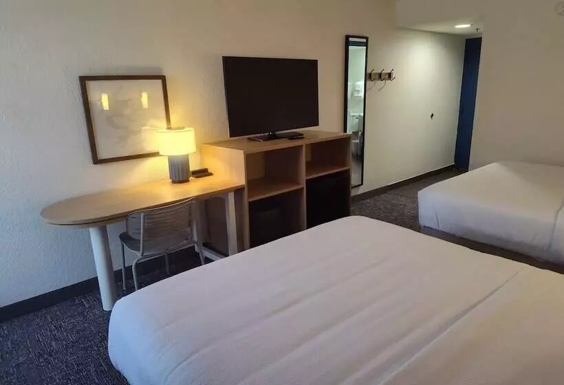 Отель Spark By Hilton Stevensville