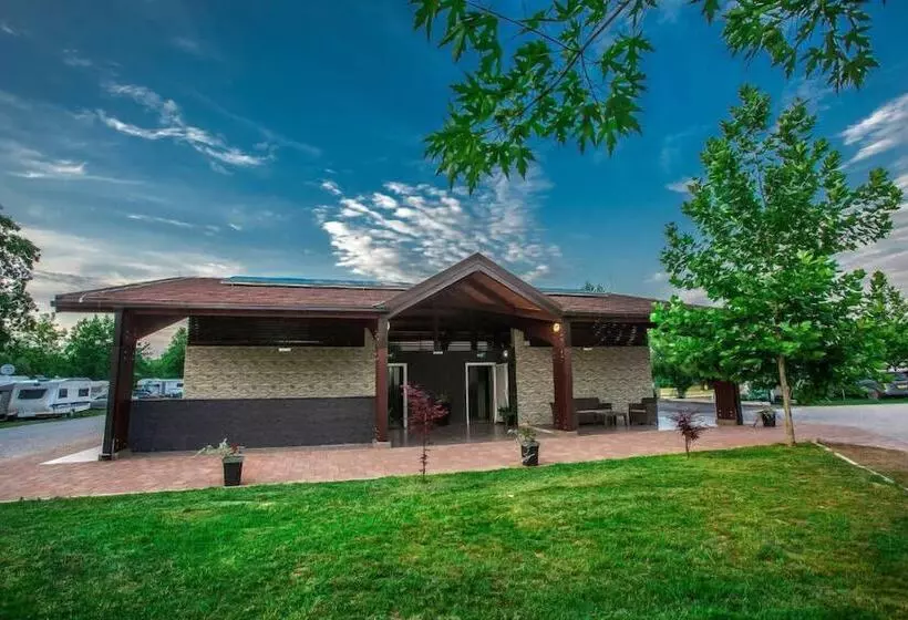 Hotelli Kamp Slapic Glamping