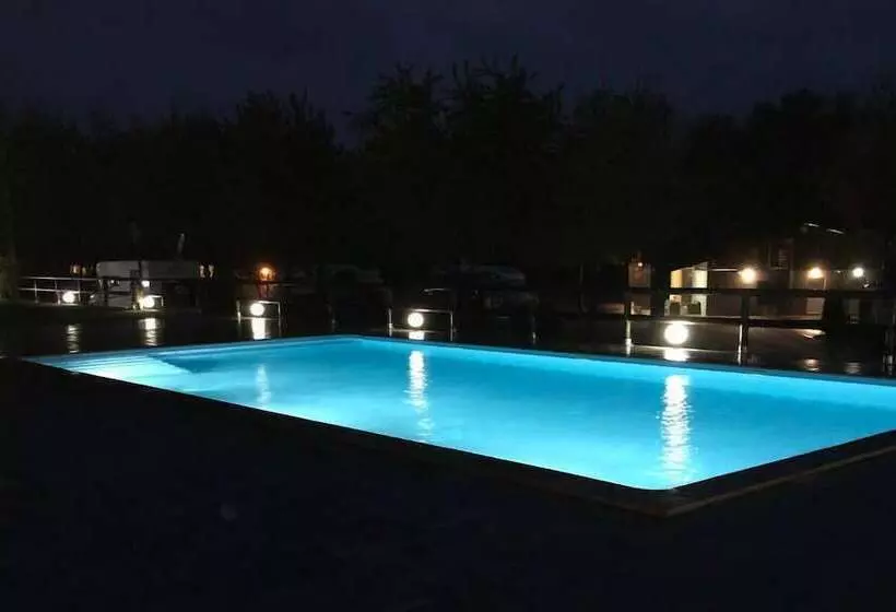 Hotelli Kamp Slapic Glamping