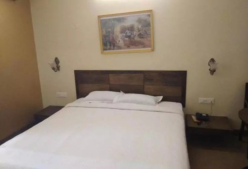 هتل Pavana Residency