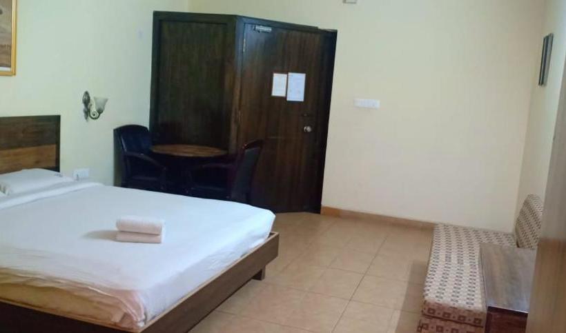 בית מלון כפרי Pavana Residency