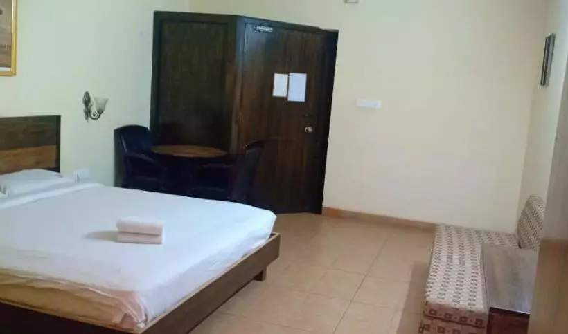 هتل Pavana Residency