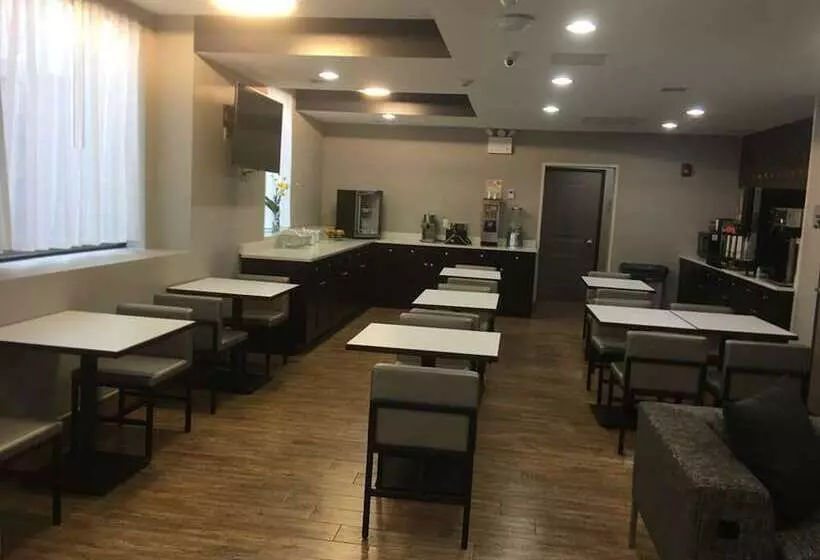 هتل Wingate By Wyndham Jfk Airport/far Rockaway
