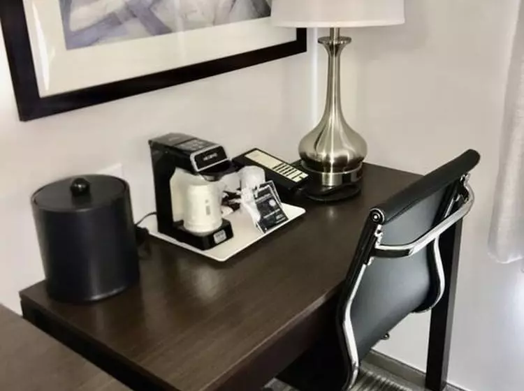 هتل Wingate By Wyndham Jfk Airport/far Rockaway