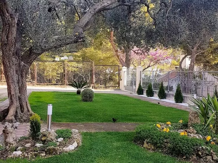 پانسیون Guest House Antonia