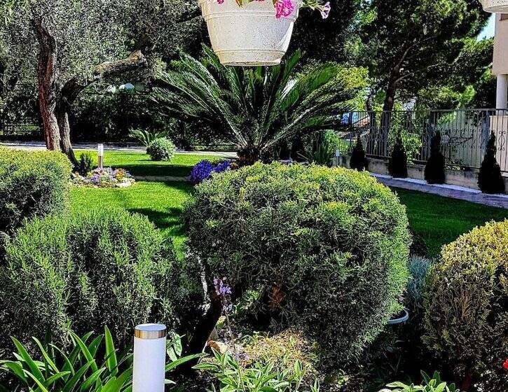 Majatalo Guest House Antonia