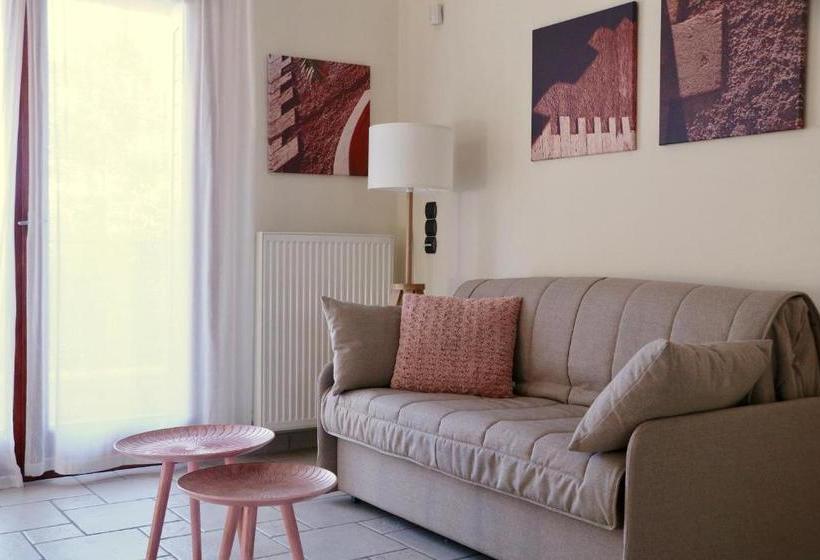 Pyrgos Ralli Estate Apartments And Suites