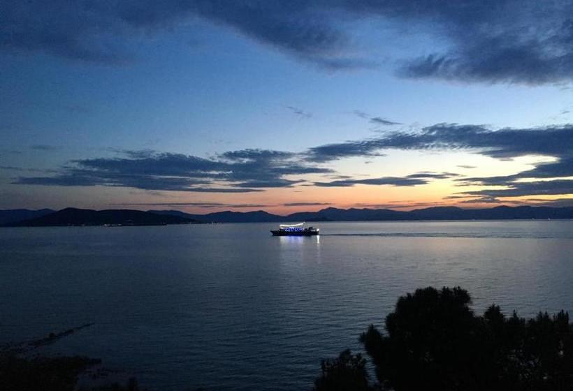 Pyrgos Ralli Estate Apartments And Suites