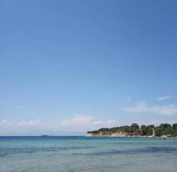 Pyrgos Ralli Estate Apartments And Suites