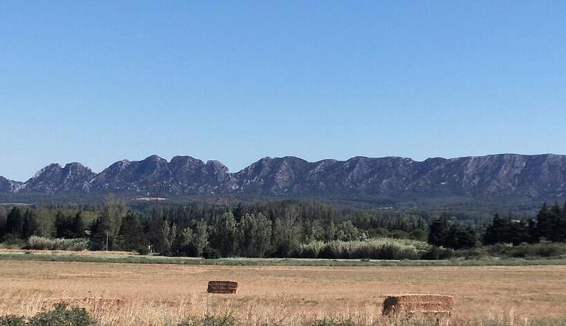 St Remy De Provence Proche Centre Ville Parking Privé
