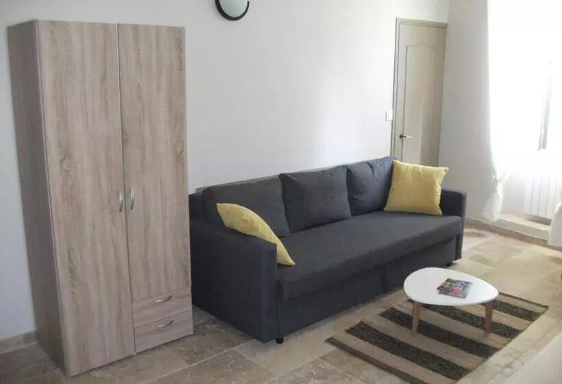 St Remy De Provence Proche Centre Ville   Parking Privé