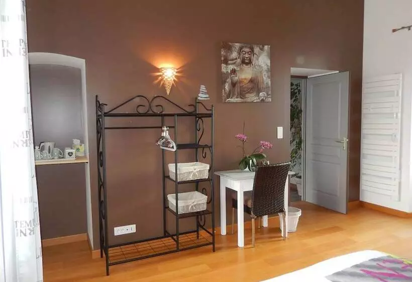 Aamiaismajoitus (B&B) Les Chambres De Manou