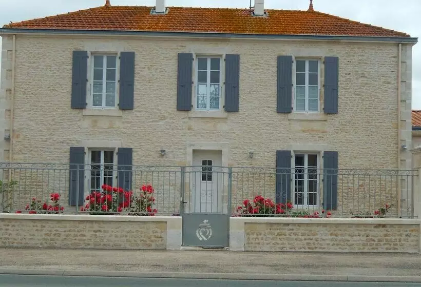 Aamiaismajoitus (B&B) Les Chambres De Manou