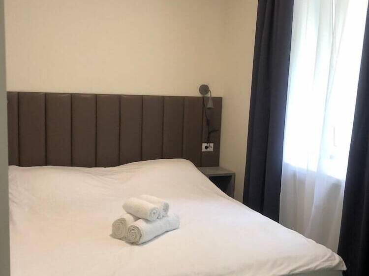 בית מלון כפרי A Rooms