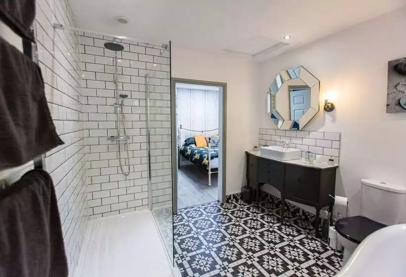 Oakley Country Retreat 1 Bed Garden Free Parking