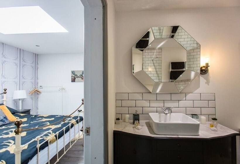 Oakley Country Retreat 1 Bed Garden Free Parking