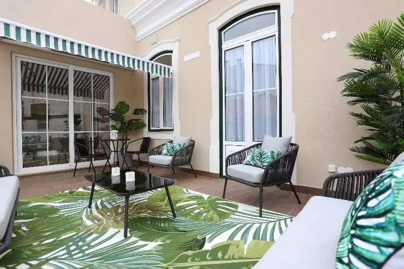 ペンション Glass Boutique  Rooms & Suites