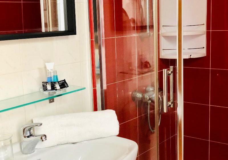 Canaryislandshost L Surf Lanzarote