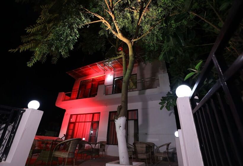 هتل Ganga Forest View