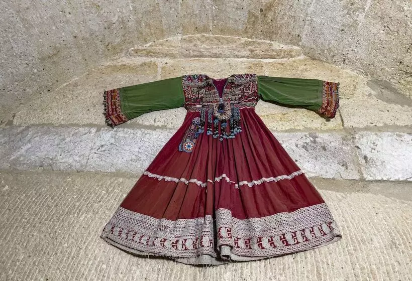 هتل Heritage Cave Suites