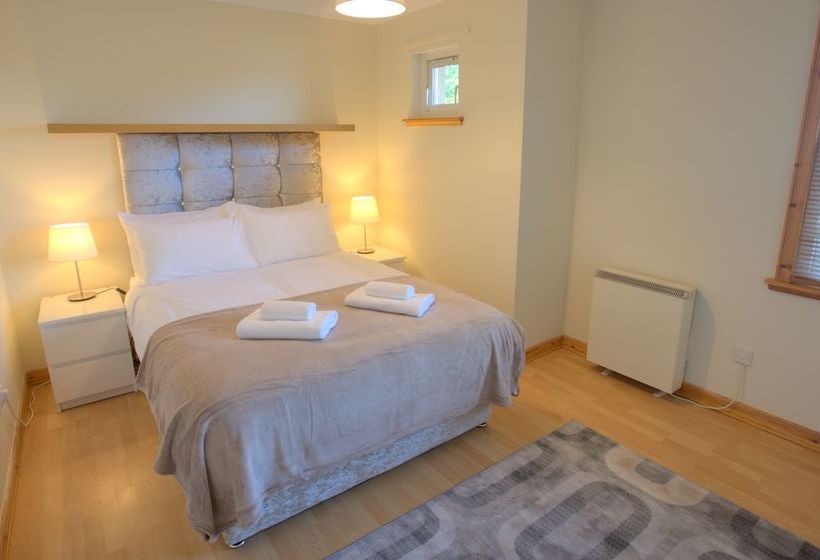 Knightsridge House Apartment