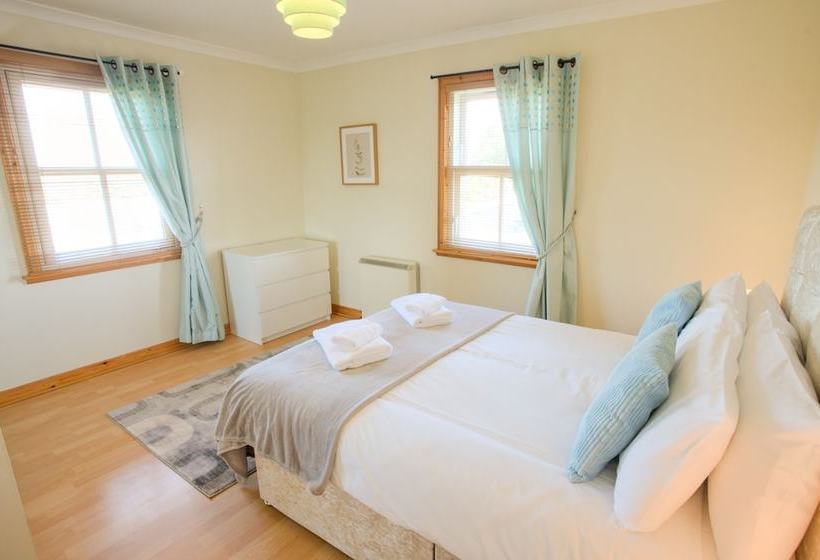 Knightsridge House Apartment