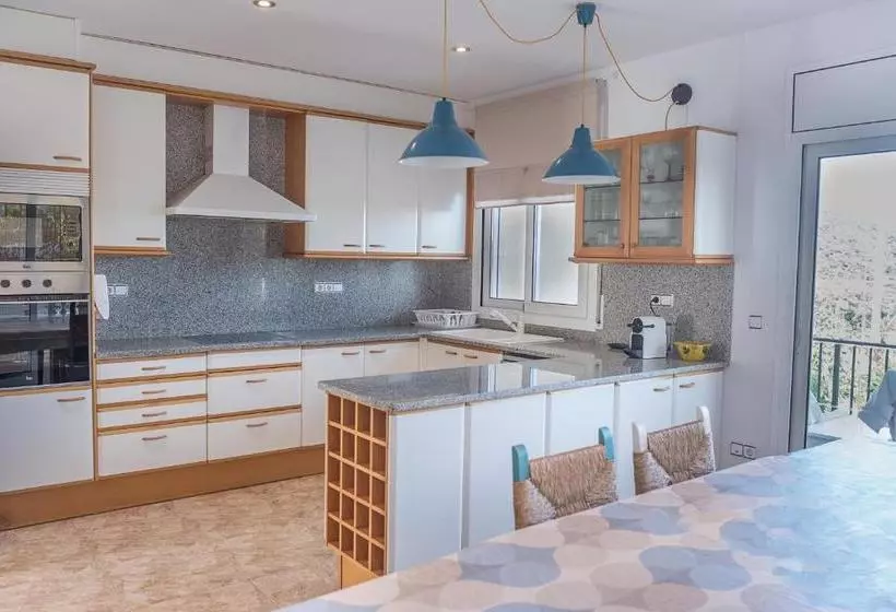 Hauzify I Villa Malvet