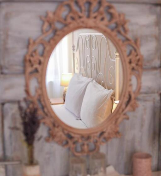 Пансион Casa Cu Usi   House Of Doors