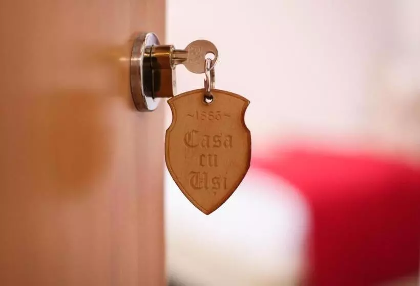 ペンション Casa Cu Usi   House Of Doors