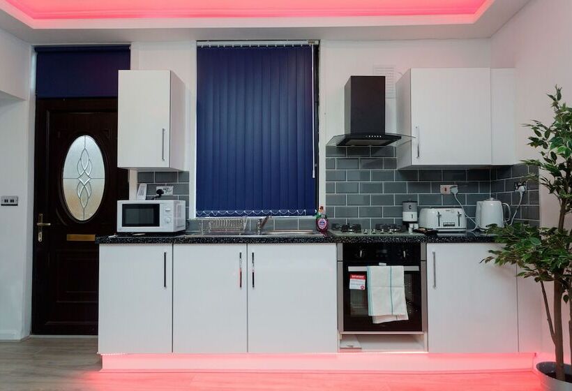 Towler House Apartments 6 Beds In 3 Bedrooms