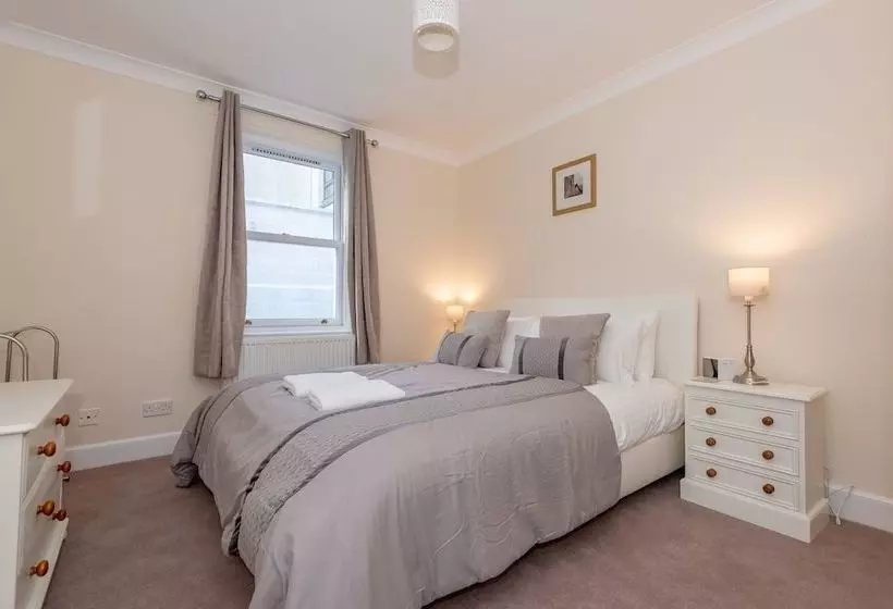 Achaniar Cottage  Central St Andrews