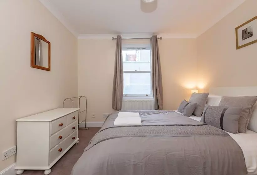 Achaniar Cottage  Central St Andrews