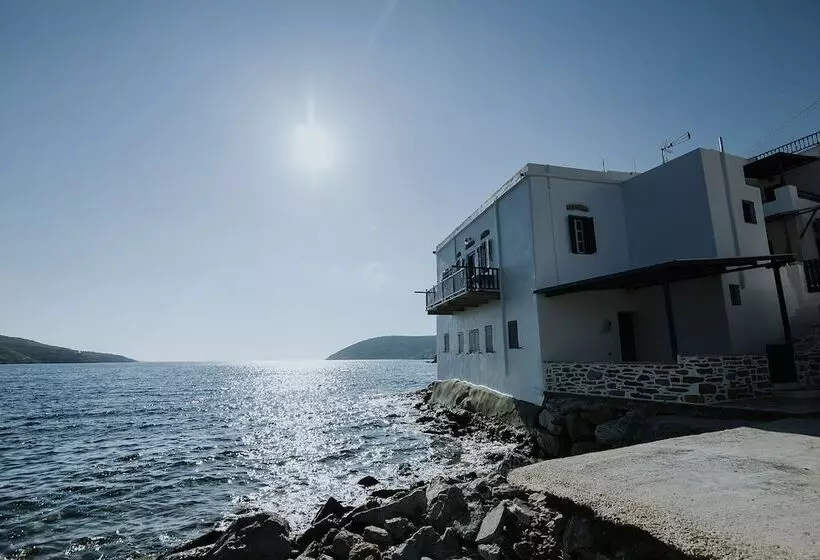 Amorgis Seaside Villa