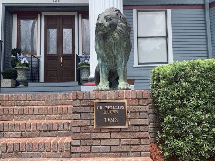 تختخواب و صبحانه Dr. Phillips House