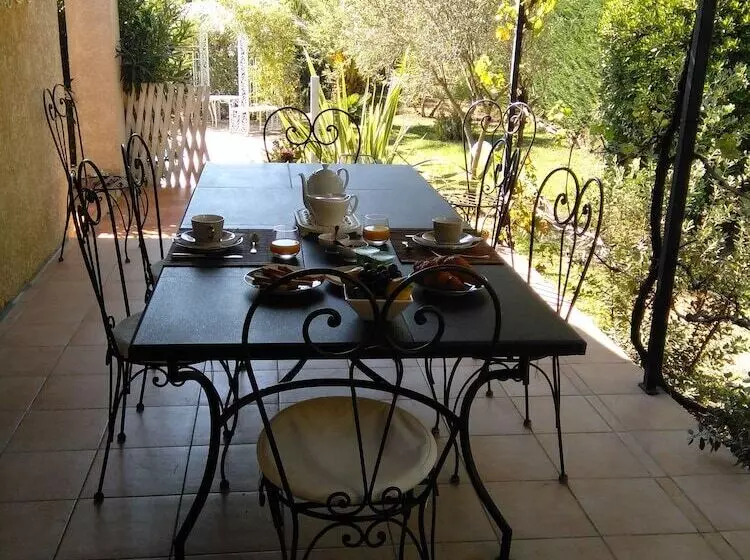 Bed and Breakfast Escale De Charme