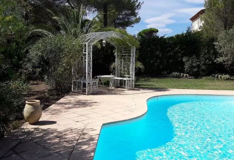 Bed and Breakfast Escale De Charme