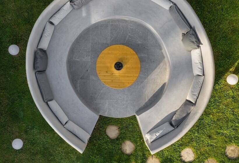 Eco Green Residences & Suites