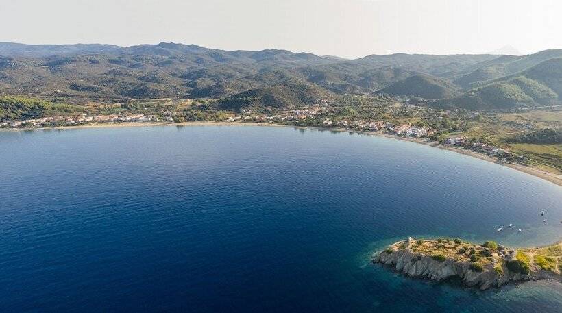 Eco Green Residences & Suites