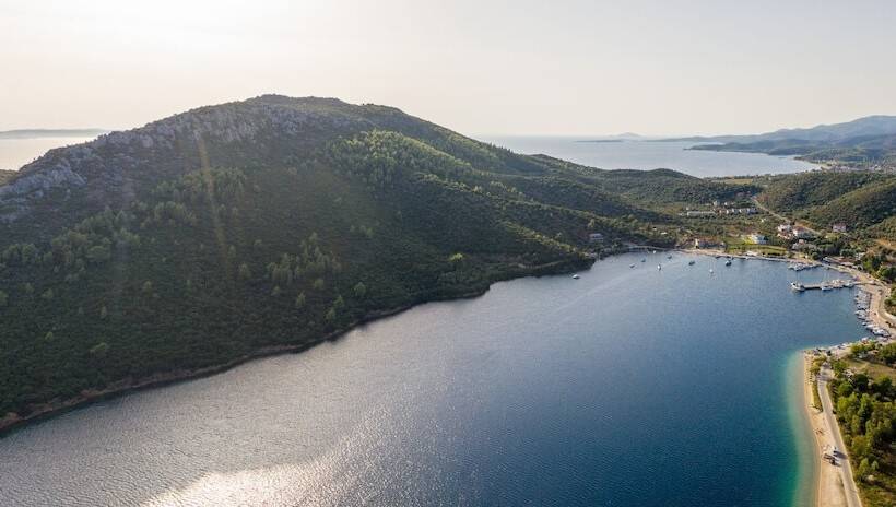 Eco Green Residences & Suites