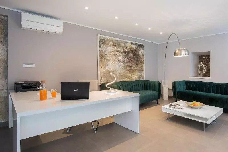 Majatalo Boutique Rooms Mirabilis