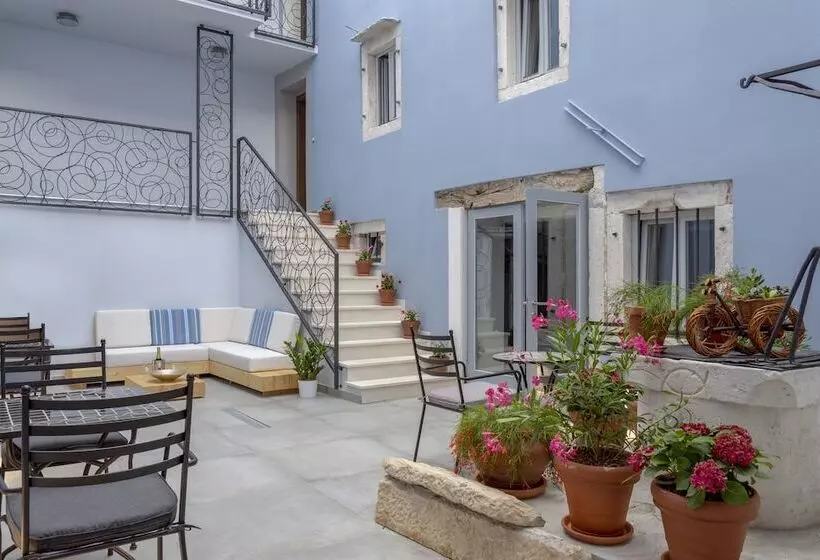 Majatalo Boutique Rooms Mirabilis