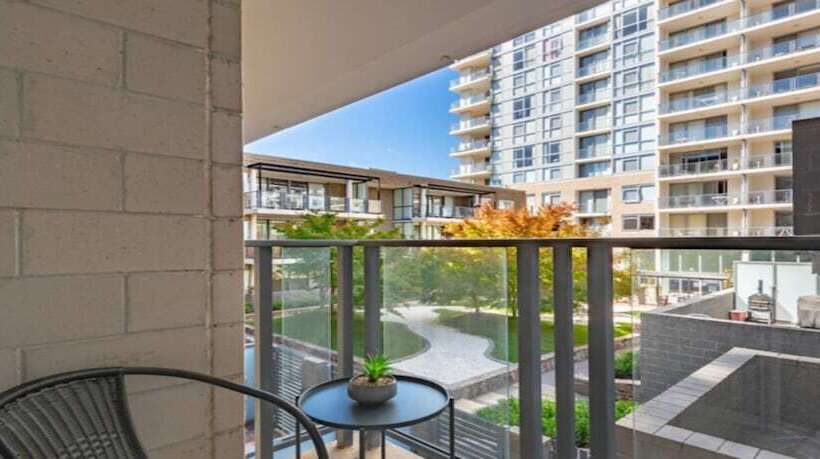 Spacious 1 Bedroom Apartment With Parking