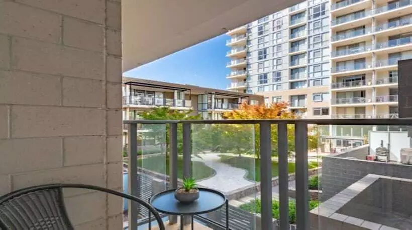 Spacious 1 Bedroom Apartment With Parking