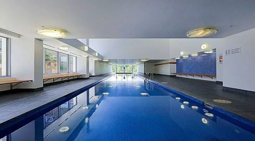 Spacious 1 Bedroom Apartment With Parking