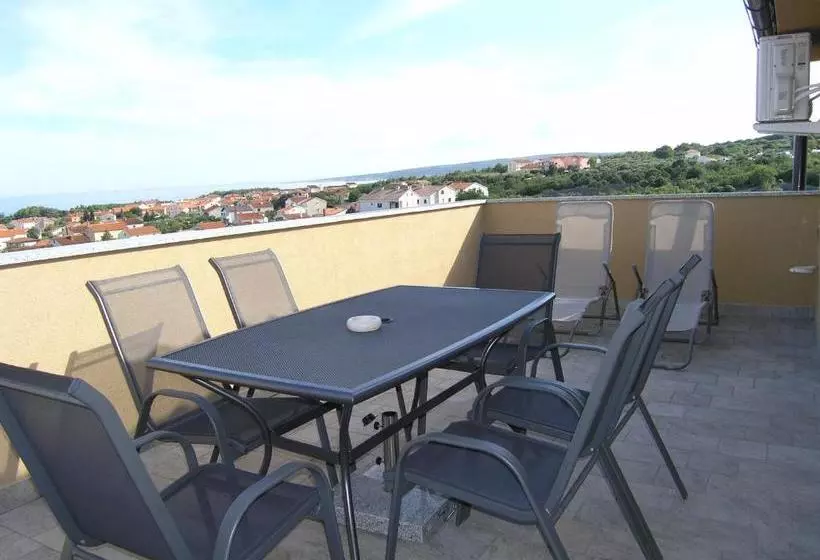 Apartment Goran