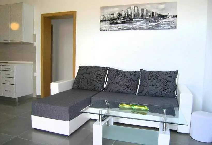 Apartment Goran